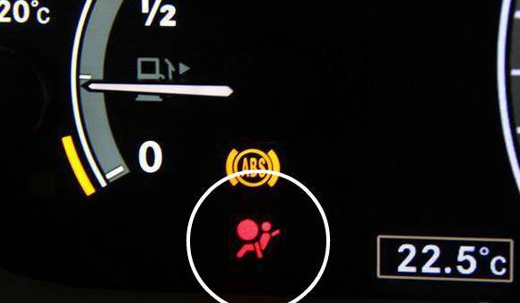 汽车电脑板故障维修 从2000元到18元的惊人转变带给车主的启示